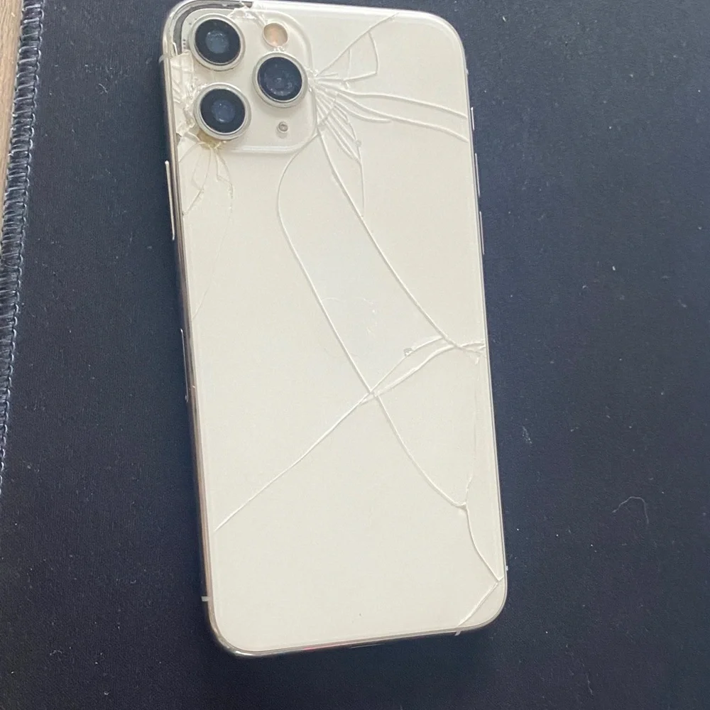 Apple iPhone 11 Pro - White